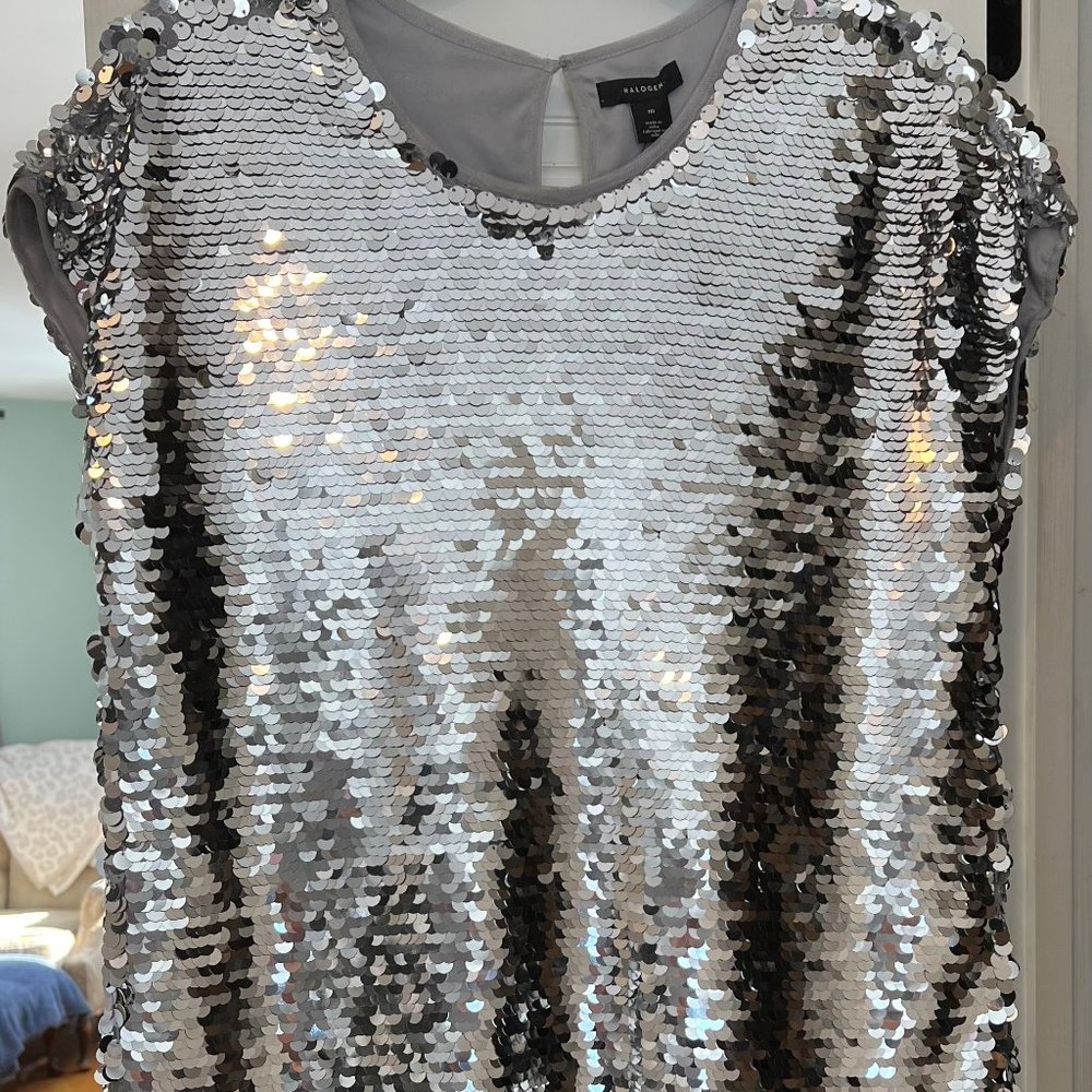 COPY - Halogen silver sequin top - NWT - Size M